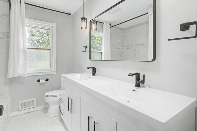 5616 Highwood Drive, Edina, MN 55436