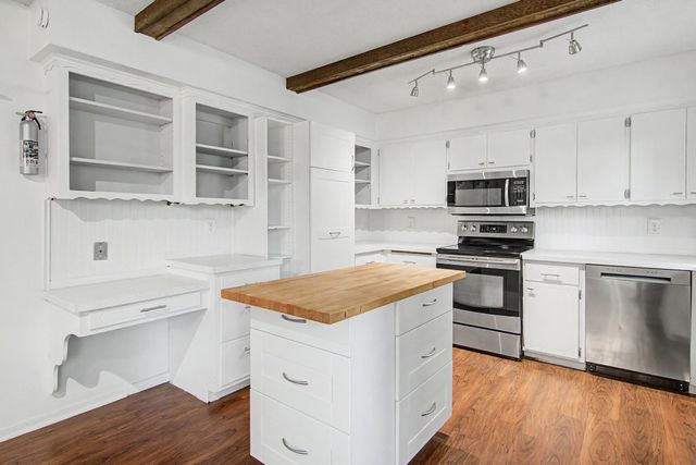 5616 Highwood Drive, Edina, MN 55436