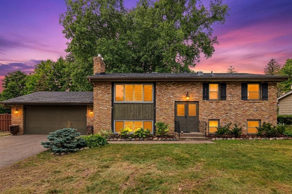 5616 Highwood Drive, Edina, MN 55436
