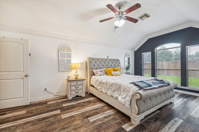 12910 Southport Drive, Pearland, TX 77584