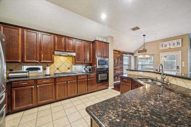 12910 Southport Drive, Pearland, TX 77584
