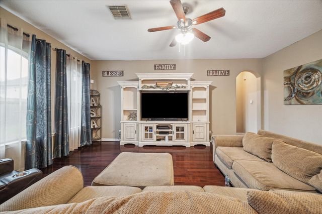 12910 Southport Drive, Pearland, TX 77584