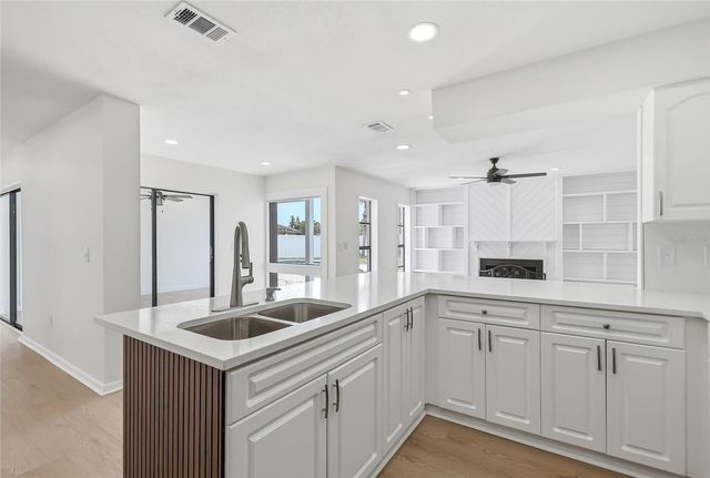 8215 LA SERENA DRIVE, Tampa, FL 33614