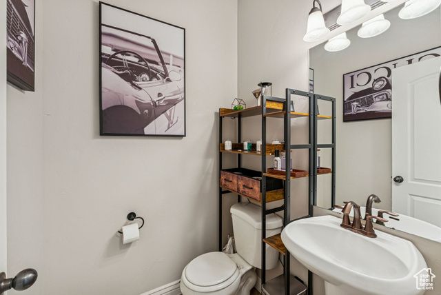 4518 W CAVE RUN LN, South Jordan, UT 84095