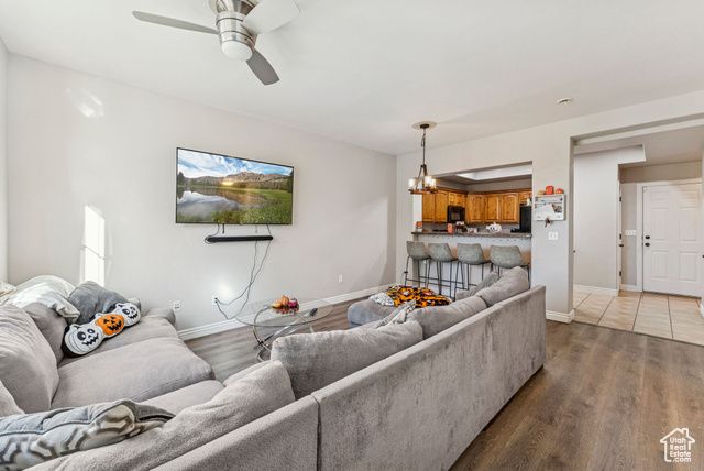 4518 W CAVE RUN LN, South Jordan, UT 84095