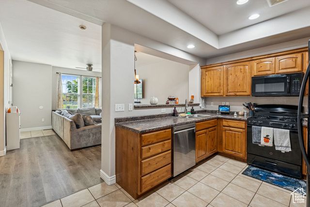 4518 W CAVE RUN LN, South Jordan, UT 84095