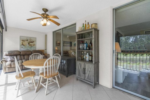 7340 Lake Circle Drive 301, Margate, FL 33063