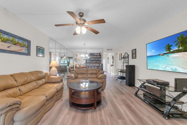 7340 Lake Circle Drive 301, Margate, FL 33063