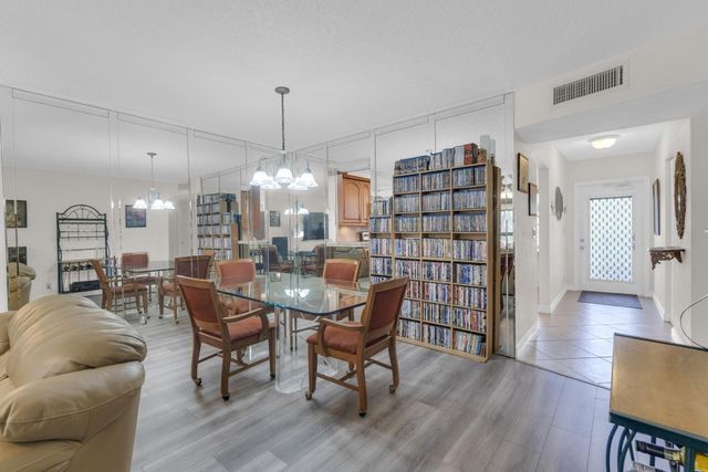 7340 Lake Circle Drive 301, Margate, FL 33063