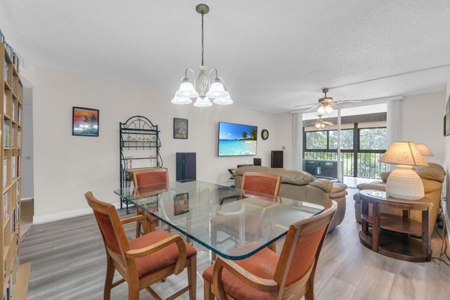 7340 Lake Circle Drive 301, Margate, FL 33063