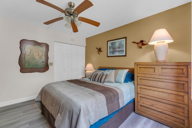 7340 Lake Circle Drive 301, Margate, FL 33063