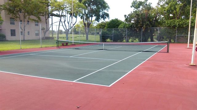 7340 Lake Circle Drive 301, Margate, FL 33063