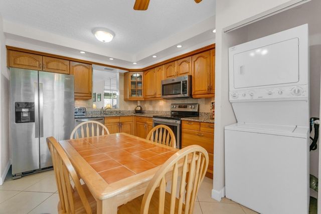 7340 Lake Circle Drive 301, Margate, FL 33063