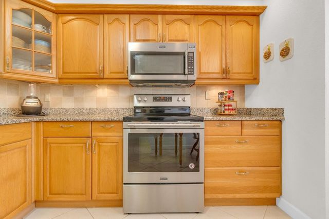 7340 Lake Circle Drive 301, Margate, FL 33063