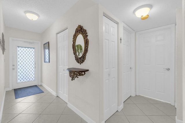 7340 Lake Circle Drive 301, Margate, FL 33063