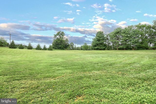 75 CEMETERY RD, Manchester, PA 17345