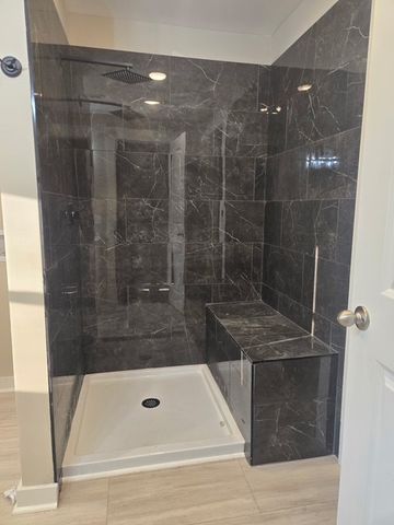 946 Clearview Rd, Cottontown, TN 37048