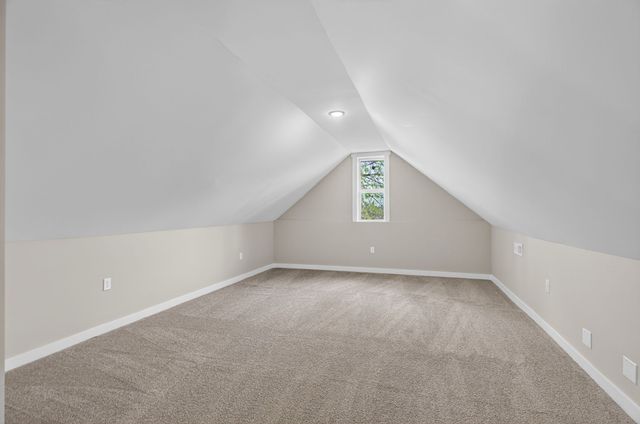 946 Clearview Rd, Cottontown, TN 37048