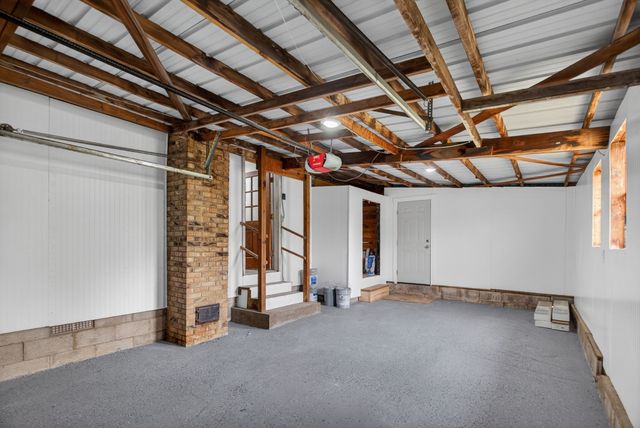 946 Clearview Rd, Cottontown, TN 37048