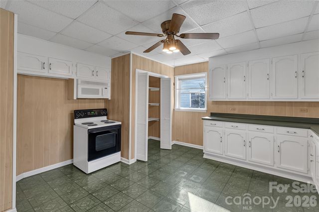 215 King Street S, Gastonia, NC 28086