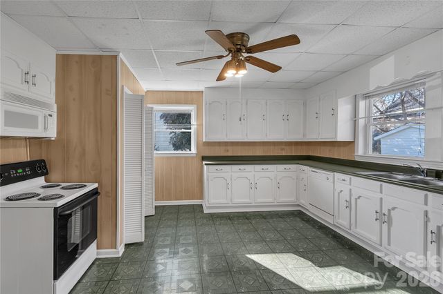 215 King Street S, Gastonia, NC 28086