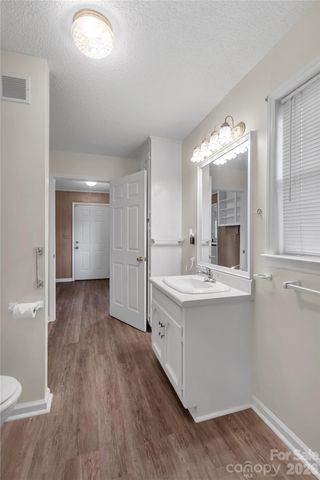 215 King Street S, Gastonia, NC 28086