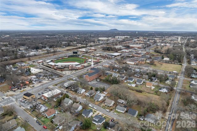 215 King Street S, Gastonia, NC 28086