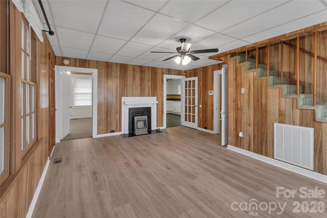 215 King Street S, Gastonia, NC 28086