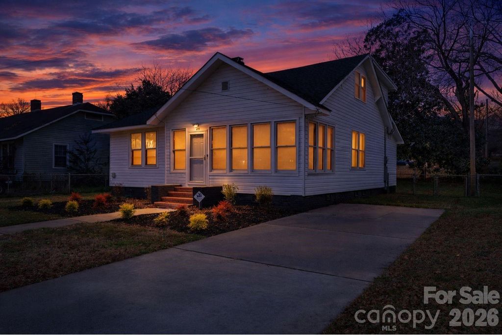 215 King Street S, Gastonia, NC 28086