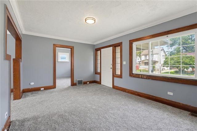 3842 Highland Road, Cleveland, OH 44111