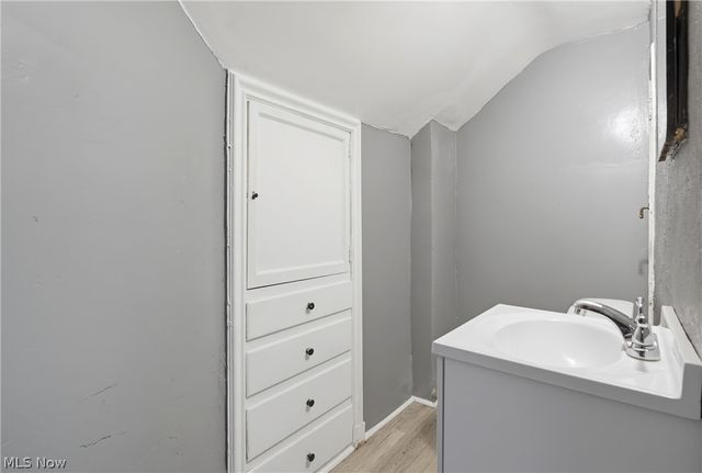 3842 Highland Road, Cleveland, OH 44111