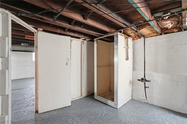 3842 Highland Road, Cleveland, OH 44111