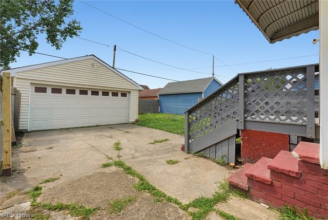 3842 Highland Road, Cleveland, OH 44111