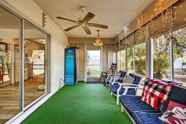 1261 SE Mendavia Ave, Port St. Lucie, FL 34952