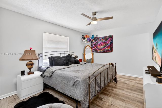 1261 SE Mendavia Ave, Port St. Lucie, FL 34952