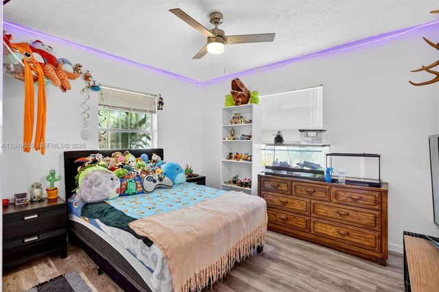 1261 SE Mendavia Ave, Port St. Lucie, FL 34952