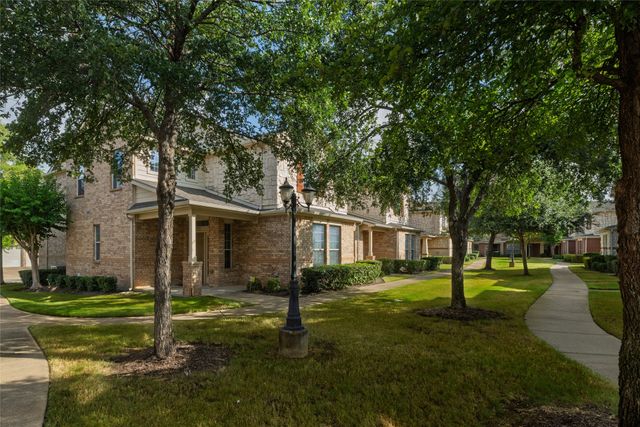 2722 Hyde Park Drive, Grand Prairie, TX 75050