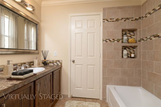 2722 Hyde Park Drive, Grand Prairie, TX 75050