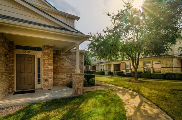 2722 Hyde Park Drive, Grand Prairie, TX 75050