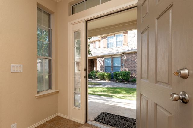 2722 Hyde Park Drive, Grand Prairie, TX 75050