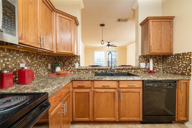 2722 Hyde Park Drive, Grand Prairie, TX 75050
