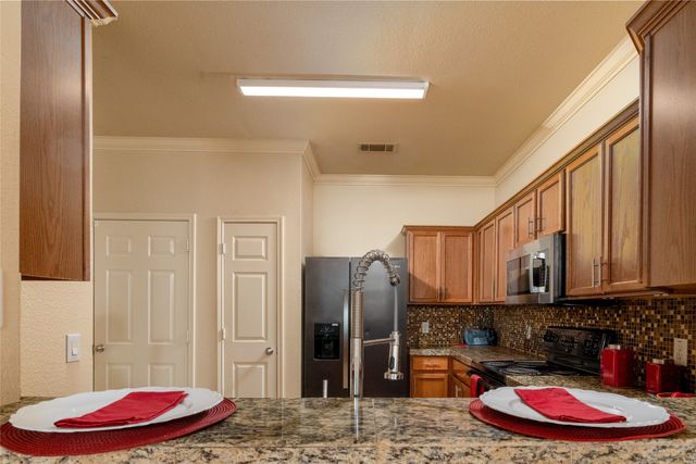2722 Hyde Park Drive, Grand Prairie, TX 75050