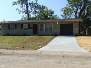 5601 Glencoe Street, Indianapolis, IN 46226