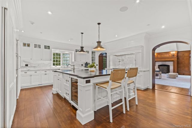 19 Park Drive S, Rye, NY 10580