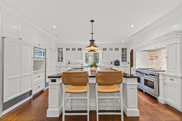 19 Park Drive S, Rye, NY 10580