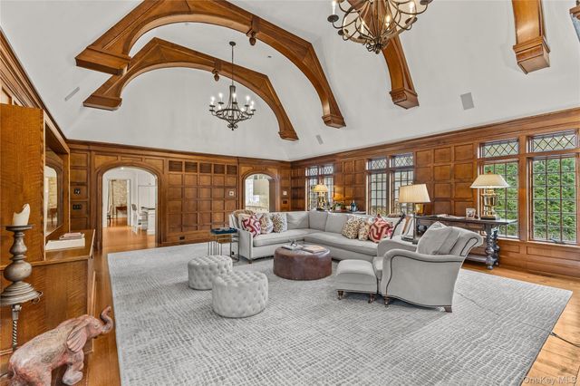 19 Park Drive S, Rye, NY 10580