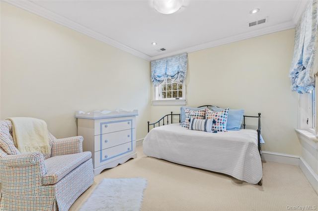 19 Park Drive S, Rye, NY 10580