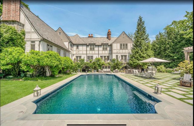 19 Park Drive S, Rye, NY 10580