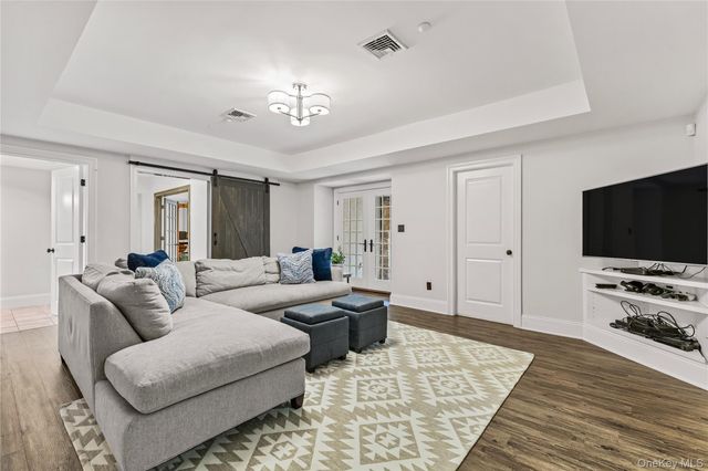 19 Park Drive S, Rye, NY 10580