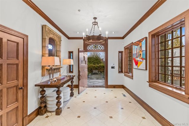 19 Park Drive S, Rye, NY 10580